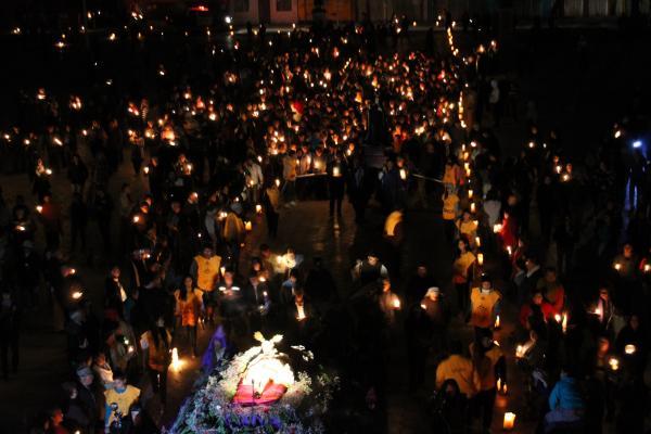 Tres mil peregrinos en el Santo Entierro en el Santuario de La Tirana