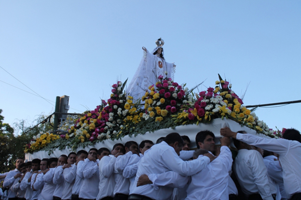 María, Madre de Misericordia “Su Misericordia llega a sus fieles, de generación en generación” María, Madre de Misericordia “Su Misericordia llega a sus fieles, de generación en generación”