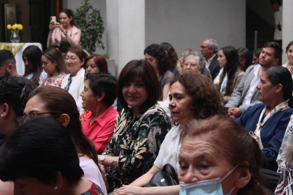 Reconocimiento A Mujeres Destacadas La Que Salva Una Vida Salva El