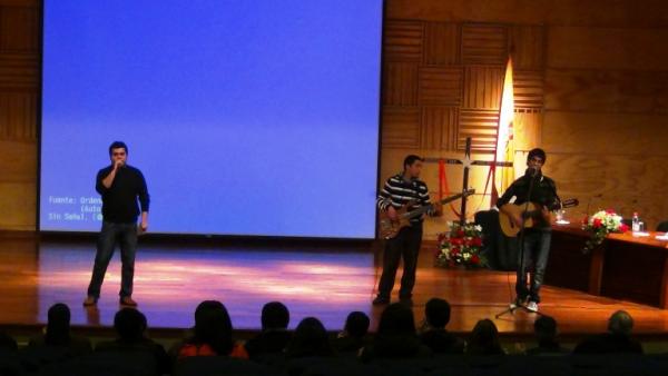 Gale4fb583f69ced3_17052012_704pm.JPG