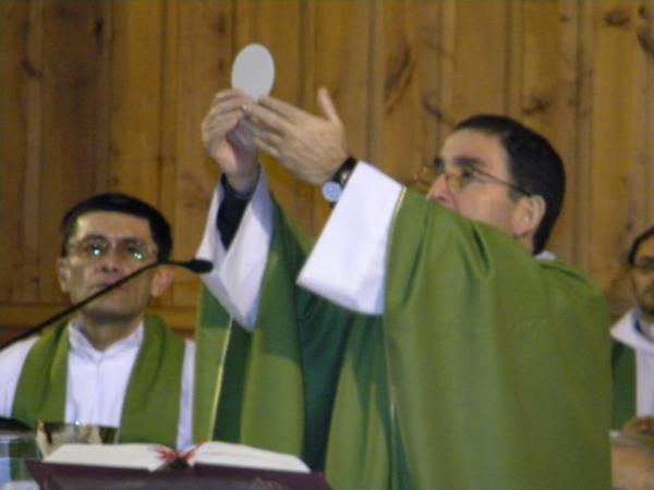 Con eucaristía se despidió el padre Ramón Henríquez