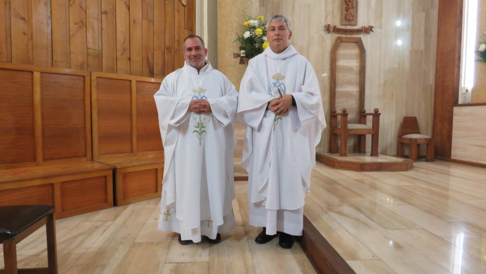 Padre Álex Zapata Sandoval es el nuevo párroco de Santa María, Madre de la  Iglesia